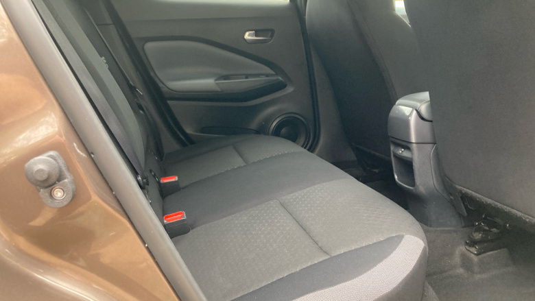 Nissan Juke 1.0 DiG-T 114 N-Connecta 5dr DCT Petrol Hatchback